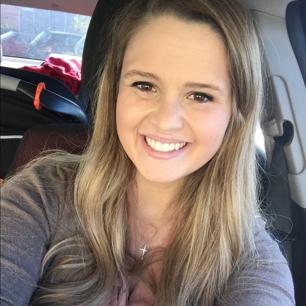 Meet your Posher, Cassandra
